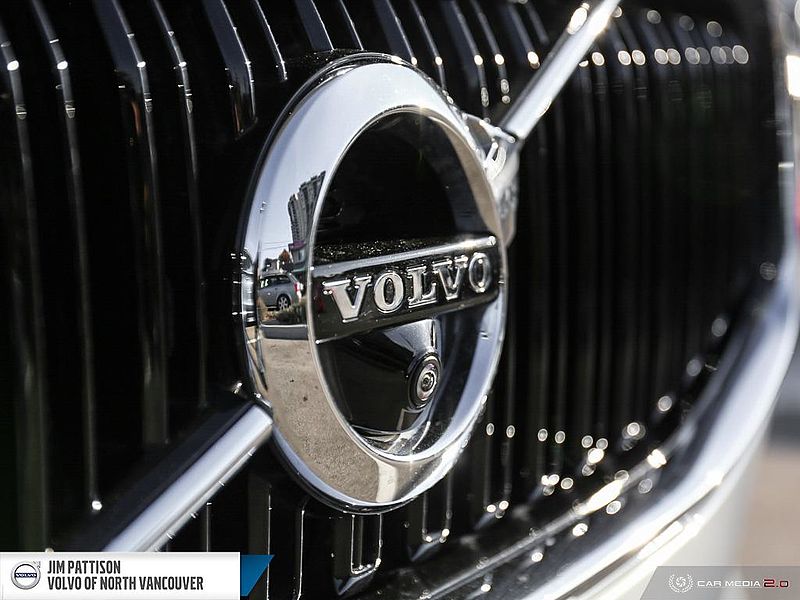 Volvo  T5 Momentum - LOCAL - DEALERSHIP SERVICED